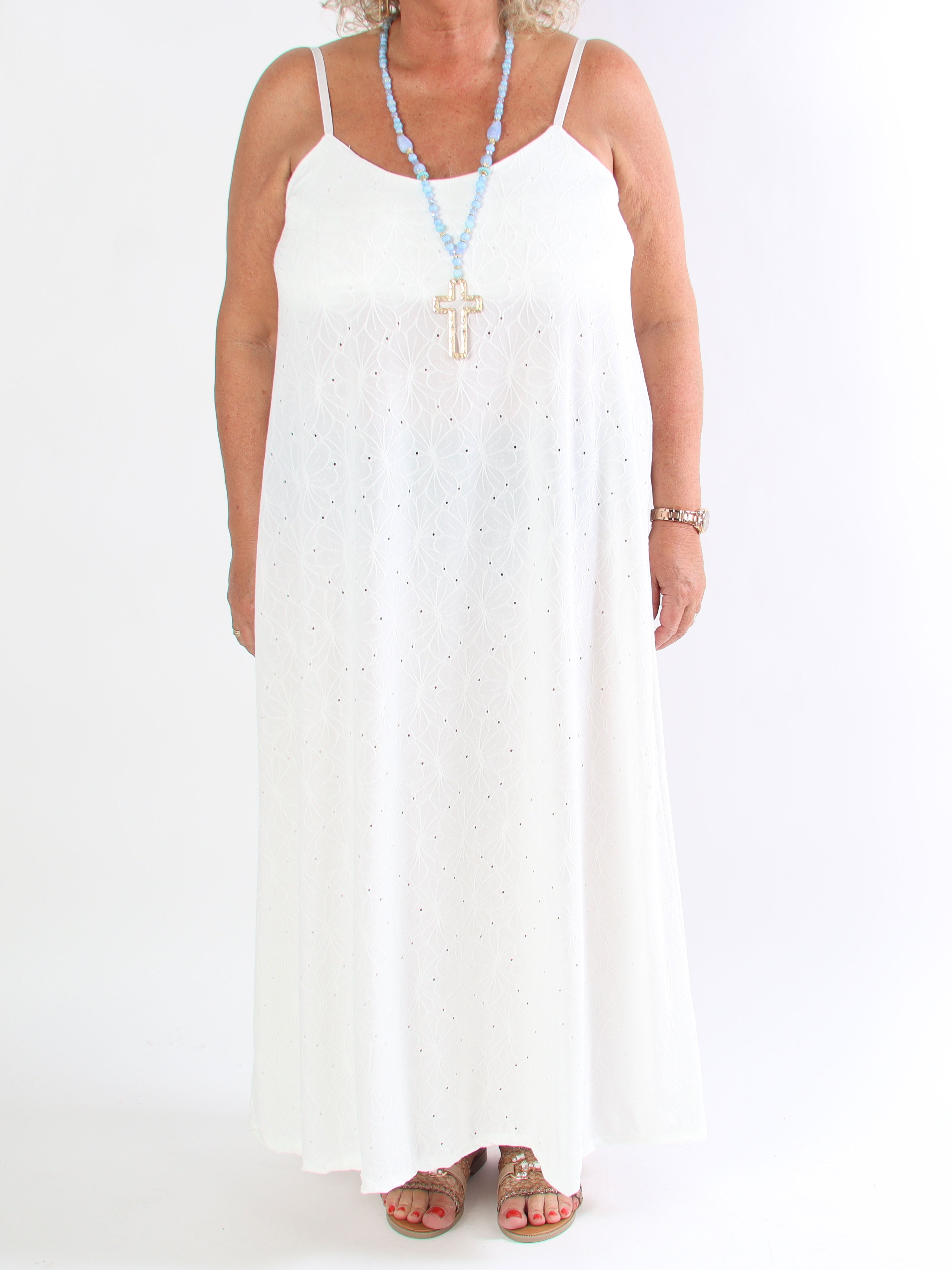 Emilie - Plus size kjole i blødt stof med broderie anglaise